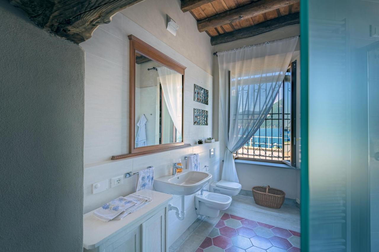 Residenza Di Prestigio In Riva Al Lago Marone Loft Exterior photo