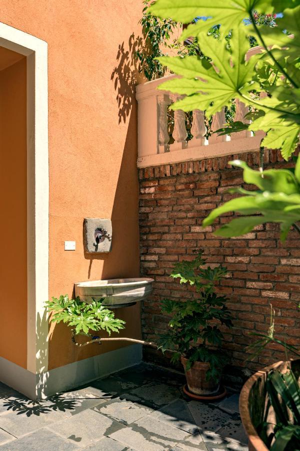 Residenza Di Prestigio In Riva Al Lago Marone Loft Exterior photo